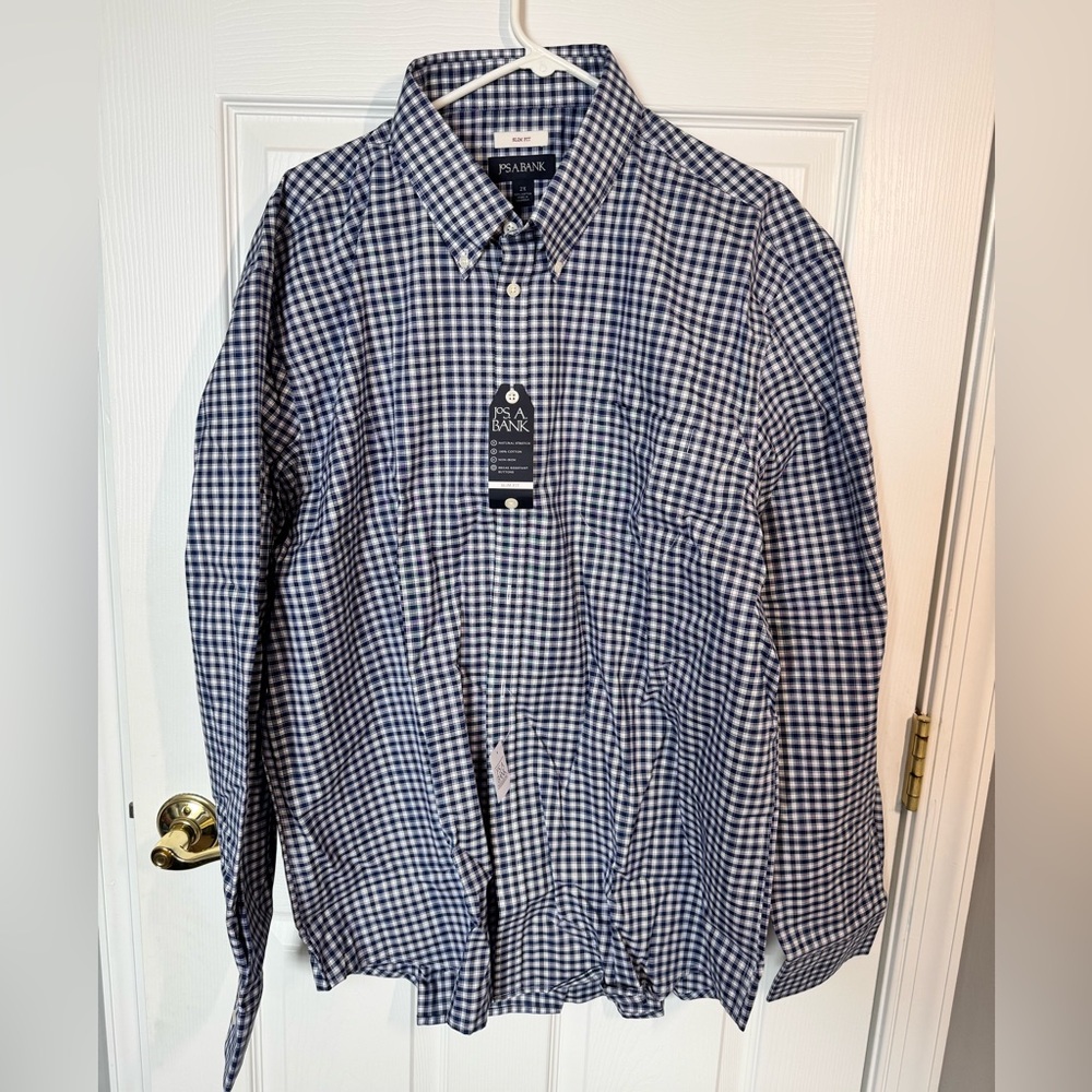 NWT - Men’s Jos A. Bank sports shirt
